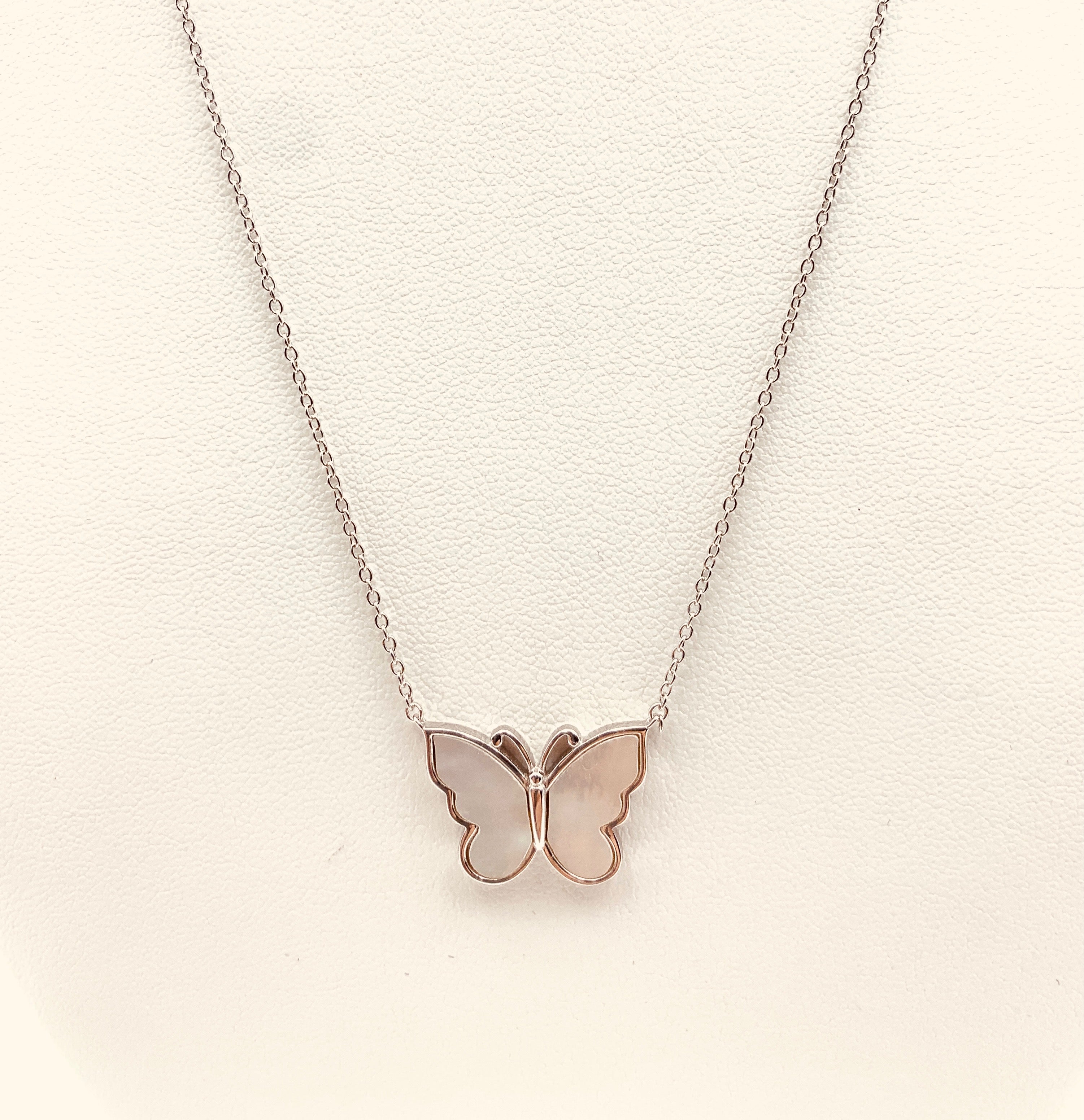 Necklace Butterfly Pearl Necklace Fashion Short Light Luxury Necklace  Summer High-end Collarbone Chain, Gift for Mother and Wife Necklaces