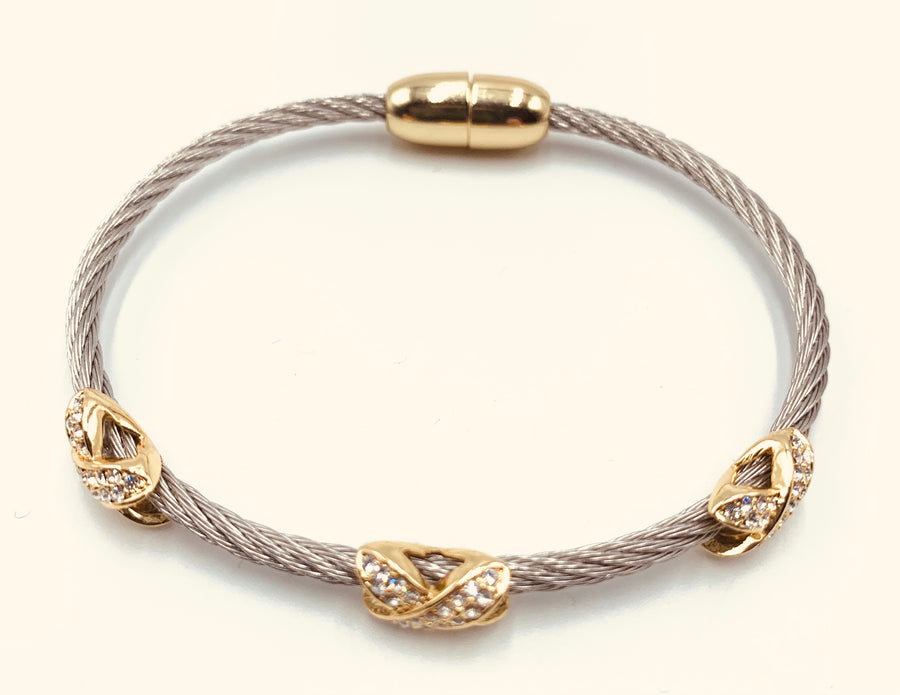 MAGNETIC BRACELET COLLECTION - MAGNETIC CABLE - SINGLE CABLE WITH 3 STATION PAVE X MOTIF BRACELET